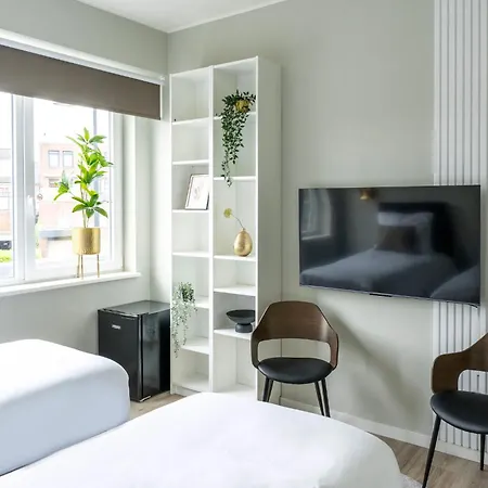 Lejlighed Aircon-suite With Shared Kitchen And Free Parking