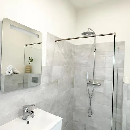 Aircon Near Tilburg & Efteling Park *
