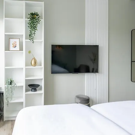 Aircon Near Tilburg & Efteling Park Geertruidenberg